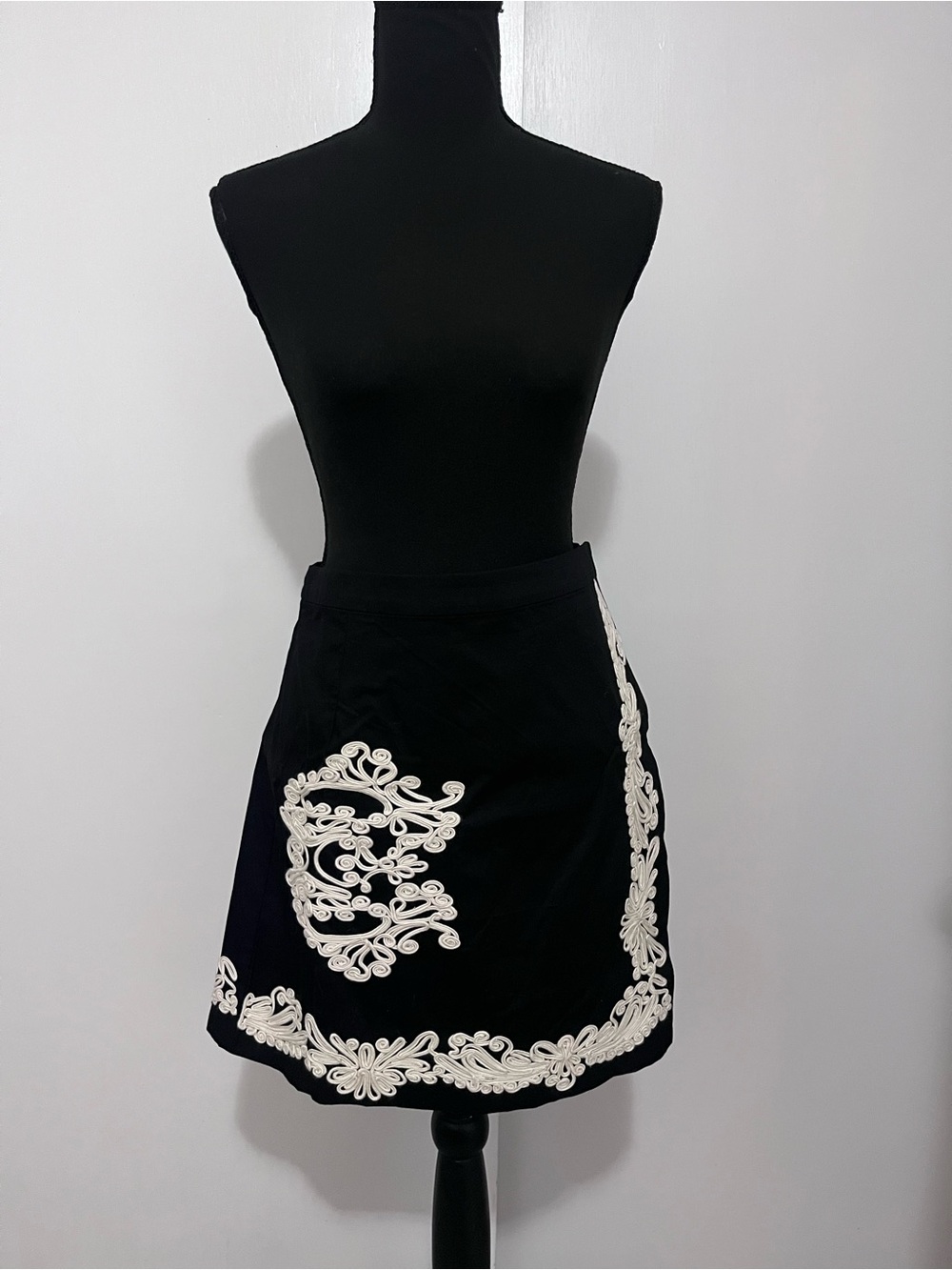 H&M embroidered black skirt